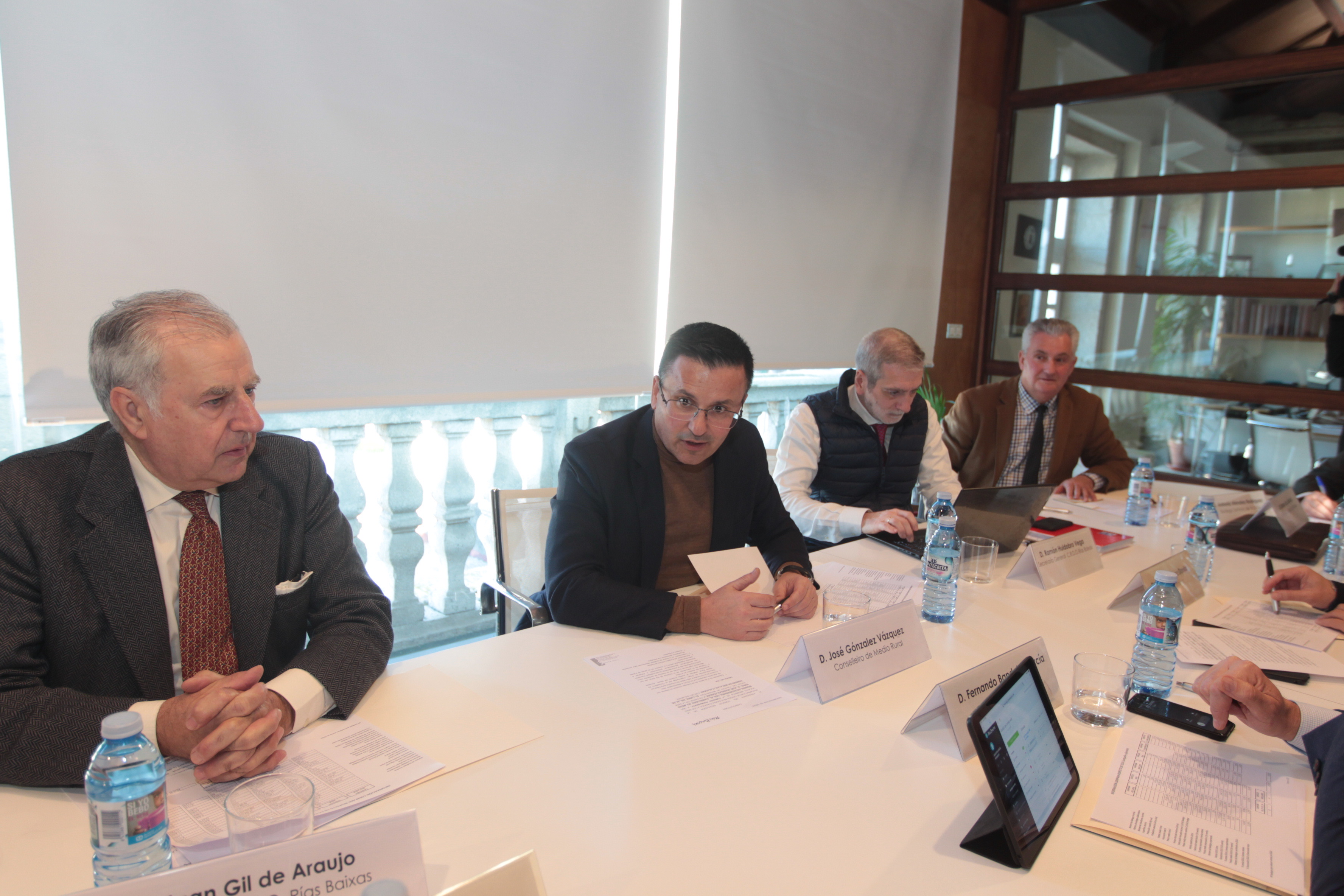 Reunión que mantuvo con la comisión permanente del consejo regulador de la DO Rías Baixas en la sede de este organismo en Pontevedra